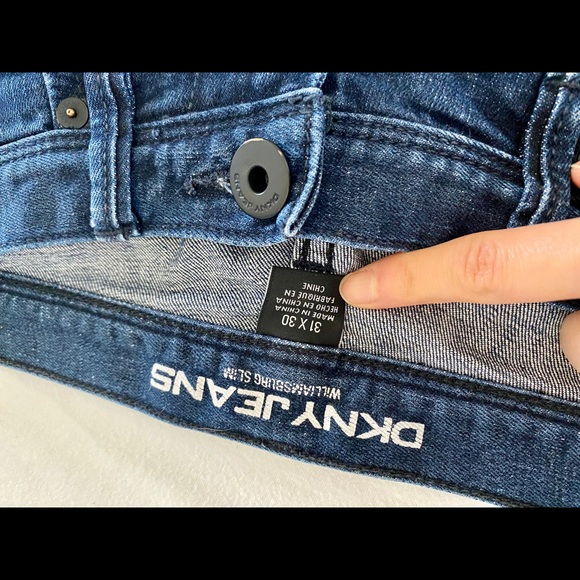 (SOLD)DKNY Men's Jeans Size 31×30 Slim - Picture 3 of 3